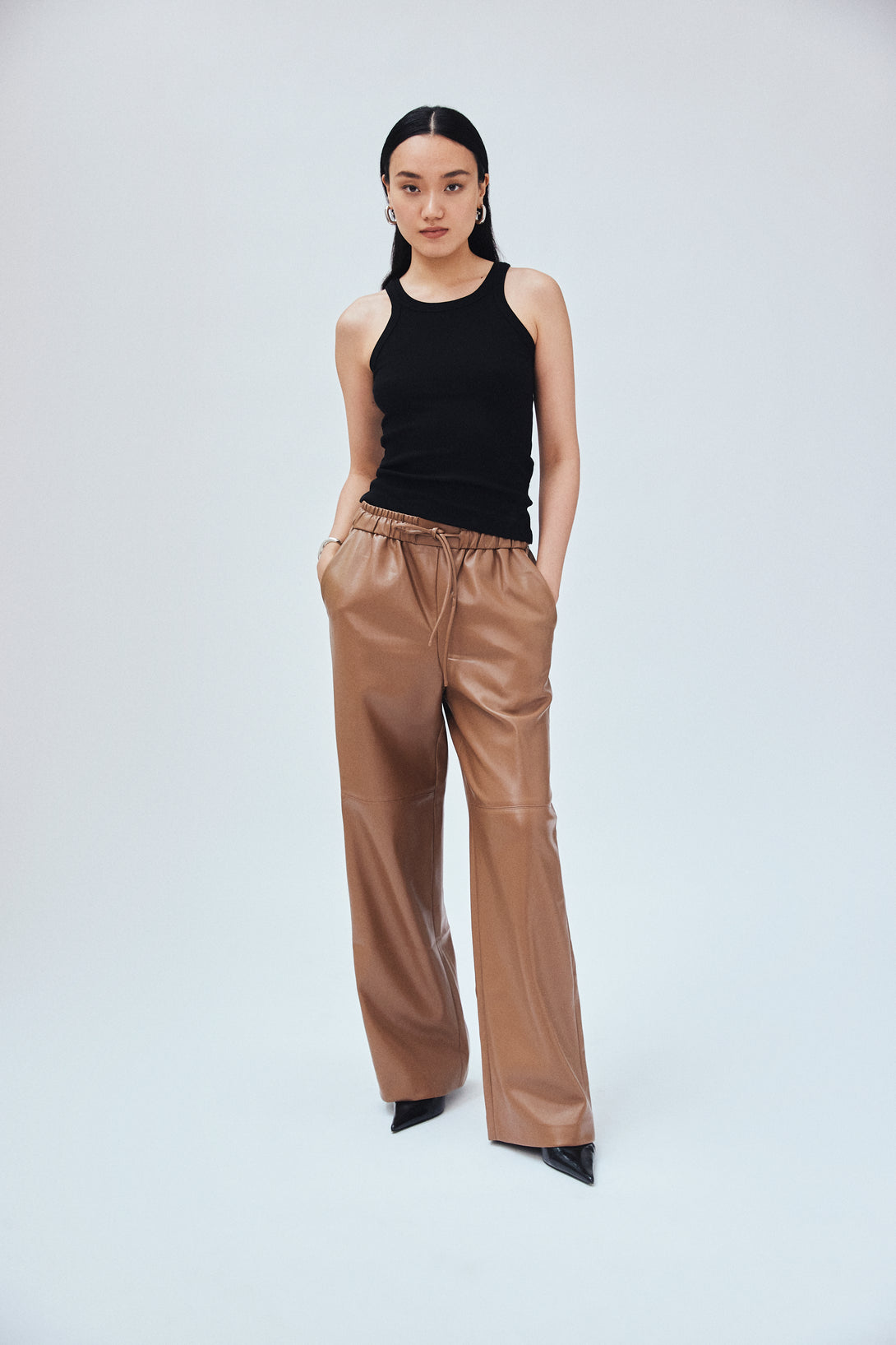 VEGAN LEATHER RELAXED DRAWSTRING PANT MUSHROOM